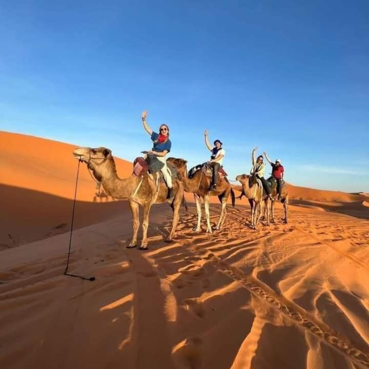 Bivouac Camel Trips Hotel Merzouga Bagian luar foto