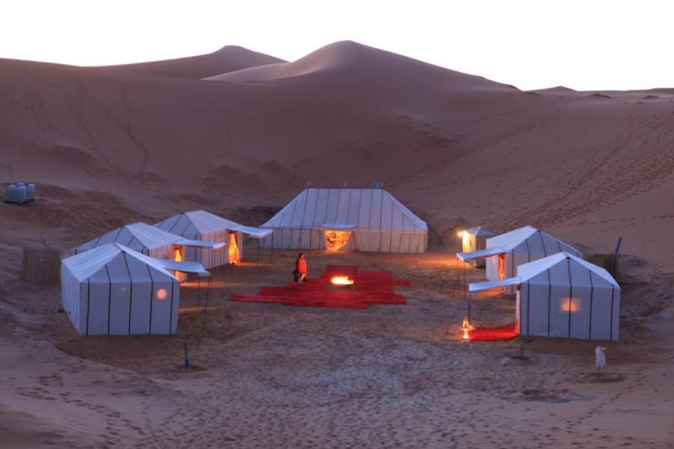 Bivouac Camel Trips Hotel Merzouga Bagian luar foto