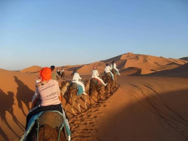 Bivouac Camel Trips Hotel Merzouga Bagian luar foto