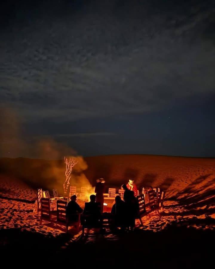 Bivouac Camel Trips Hotel Merzouga Bagian luar foto