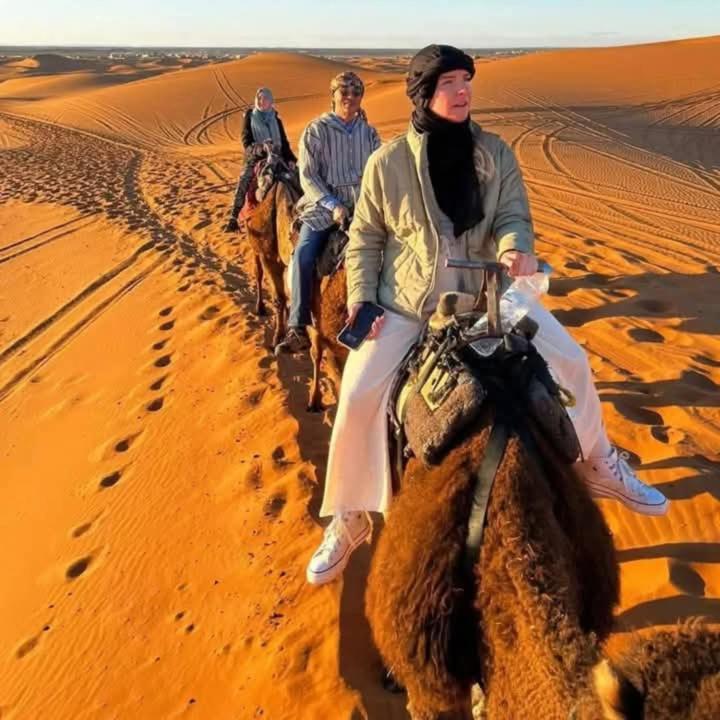 Bivouac Camel Trips Hotel Merzouga Bagian luar foto