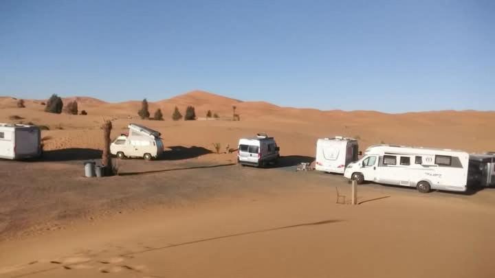 Bivouac Camel Trips Hotel Merzouga Bagian luar foto