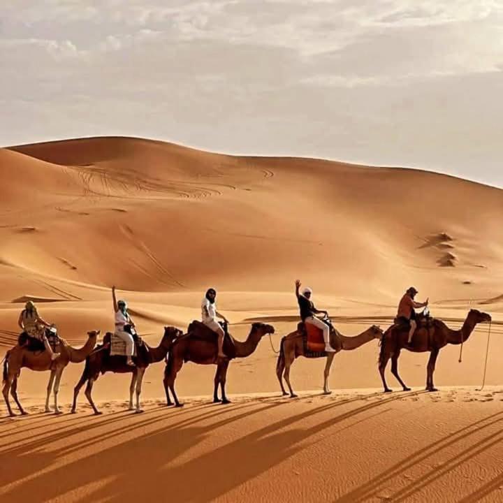 Bivouac Camel Trips Hotel Merzouga Bagian luar foto